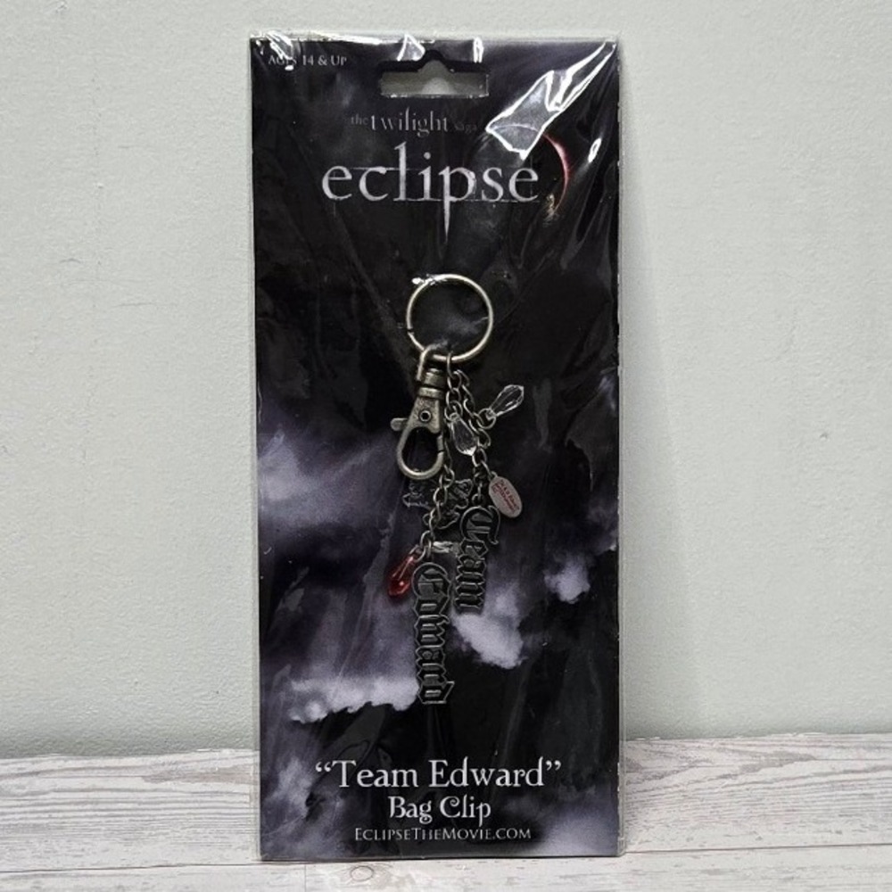 The Twilight Saga Eclipse Team Edward Bag Clip Keychain NIP Movie Memorabilia